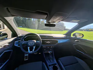 AUDI Q3 35 TFSI advanced Attraction S-tronic *Anhängerkupplung+8-fach bereift m. Pneu*