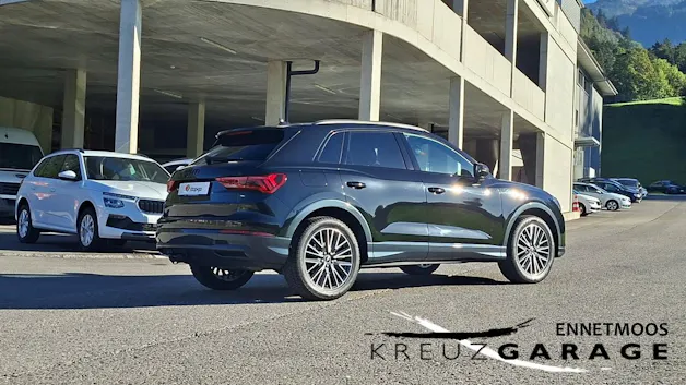 AUDI Q3 35 TFSI advanced Attraction S-tronic *Anhängerkupplung+8-fach bereift m. Pneu*