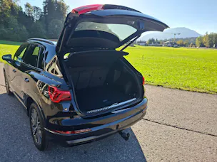 AUDI Q3 35 TFSI advanced Attraction S-tronic *Anhängerkupplung+8-fach bereift m. Pneu*