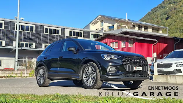 AUDI Q3 35 TFSI advanced Attraction S-tronic *Anhängerkupplung+8-fach bereift m. Pneu*