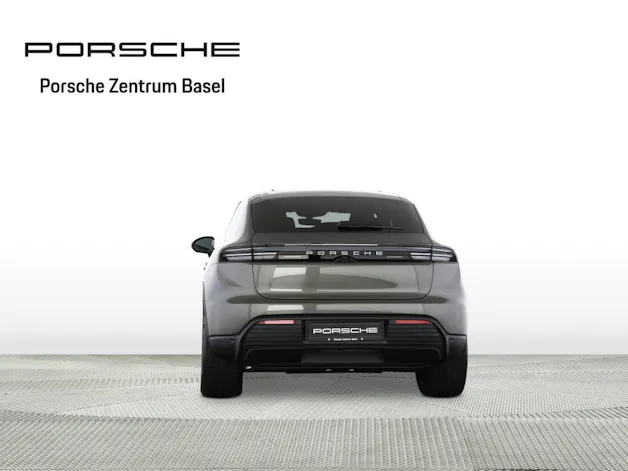 PORSCHE Macan 4