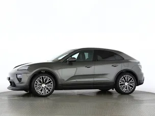 PORSCHE Macan 4