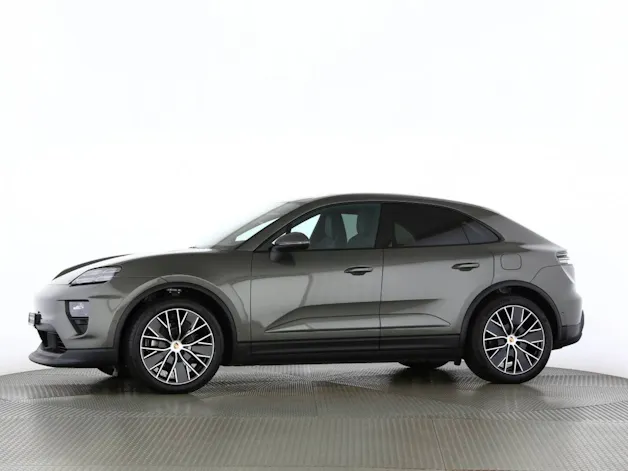 PORSCHE Macan 4