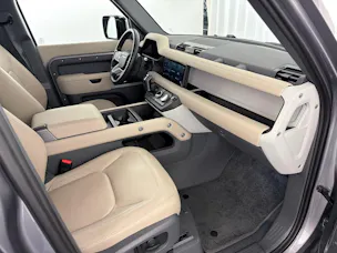 Land Rover Defender110 3.0DI6 300 SE