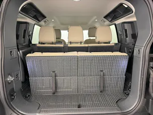 Land Rover Defender110 3.0DI6 300 SE