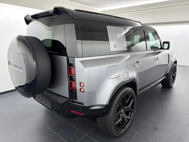 Land Rover Defender110 3.0DI6 300 SE