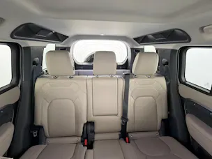 Land Rover Defender110 3.0DI6 300 SE