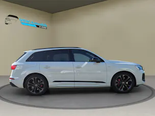 AUDI Q7 SUV TFSI quattro 250 kW S line tiptronic