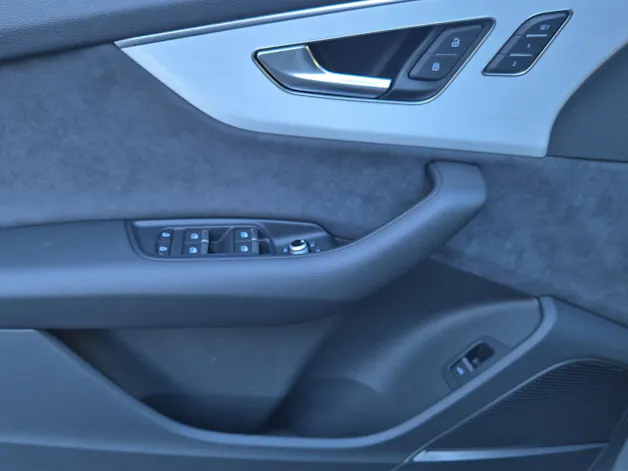 AUDI Q7 SUV TFSI quattro 250 kW S line tiptronic
