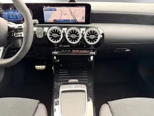 MERCEDES-BENZ A 200 Night Star 7G-DCT