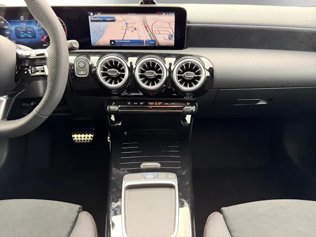 MERCEDES-BENZ A 200 Night Star 7G-DCT