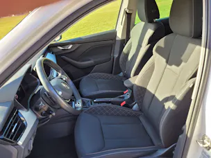SKODA Kamiq 1.0 TSI Ambition DSG *Rückfahrkamera+8-fach m. Pneu*