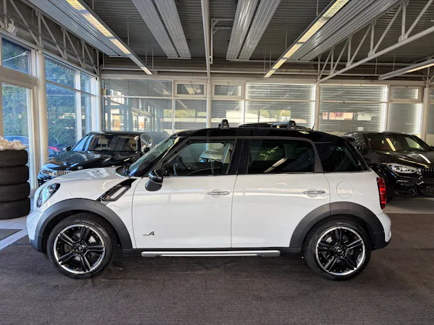 MINI Countryman Cooper SD ALL4 Snowhill | CH | CHILI | WIRED | Xenon | 18" | Piano Black Exterieur |