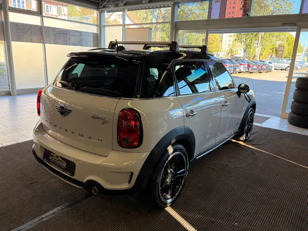 MINI Countryman Cooper SD ALL4 Snowhill | CH | CHILI | WIRED | Xenon | 18" | Piano Black Exterieur |
