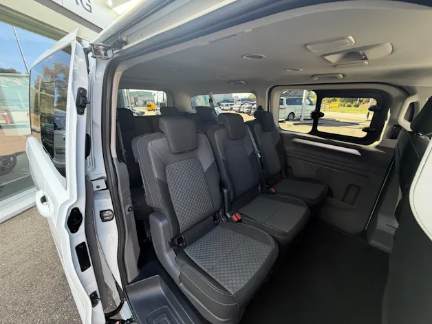 VW Caravelle 2.0 TDI Life LWB 4Motion 4x4 Automat 9-Sitzplätze