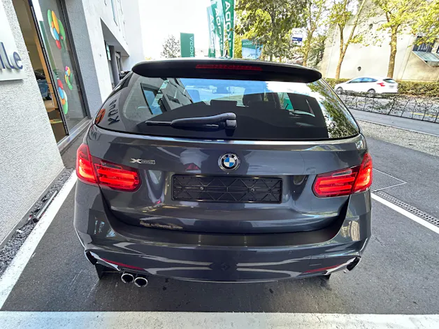 BMW 330d xDrive Touring Sport Line Steptronic
