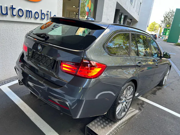 BMW 330d xDrive Touring Sport Line Steptronic