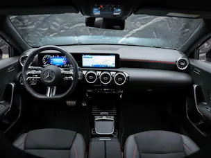 MERCEDES-BENZ A 200 AMG Line d 8G-DCT *Facelift*Werksgarantie*Multibeam LED