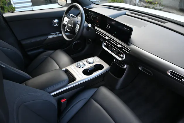 Genesis GV60 77.4 kWh Sport AWD 4X4 318PS (CH Auto)
