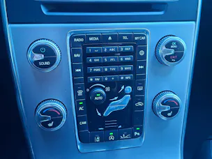 VOLVO V60 D4 AWD Summum Geartronic *praktischer Allrad*