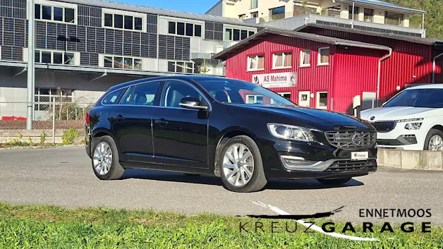 VOLVO V60 D4 AWD Summum Geartronic *praktischer Allrad*