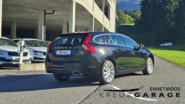 VOLVO V60 D4 AWD Summum Geartronic *praktischer Allrad*