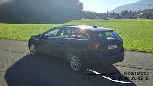 VOLVO V60 D4 AWD Summum Geartronic *praktischer Allrad*