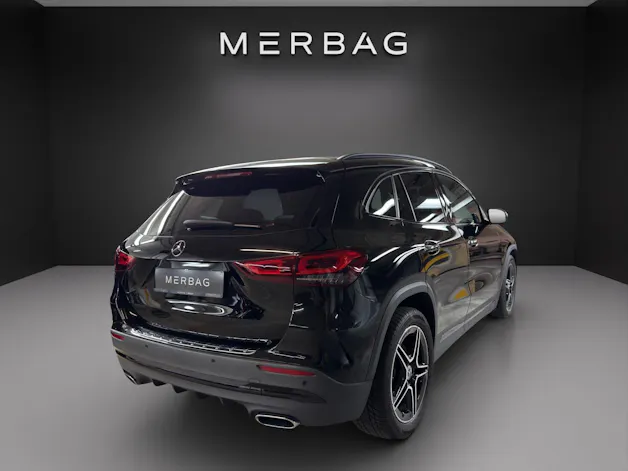MERCEDES-BENZ GLA 250 AMG Line 4Matic