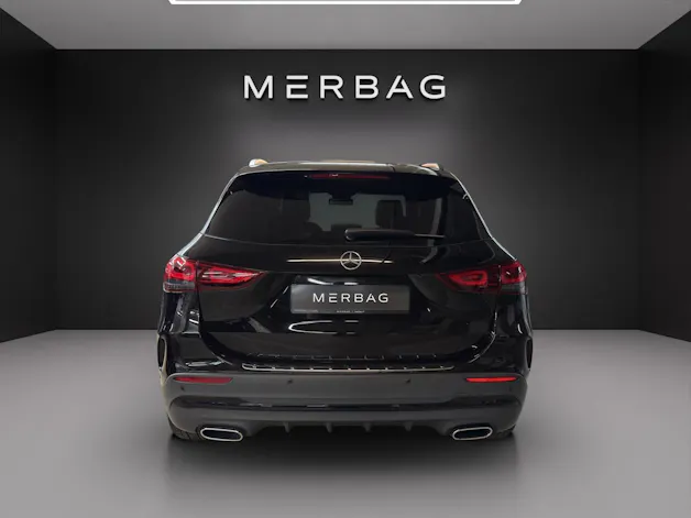 MERCEDES-BENZ GLA 250 AMG Line 4Matic