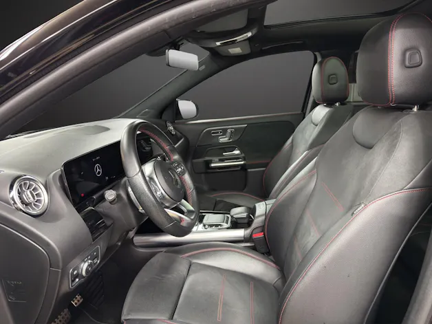 MERCEDES-BENZ GLA 250 AMG Line 4Matic