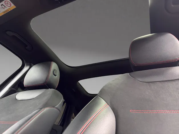 MERCEDES-BENZ GLA 250 AMG Line 4Matic