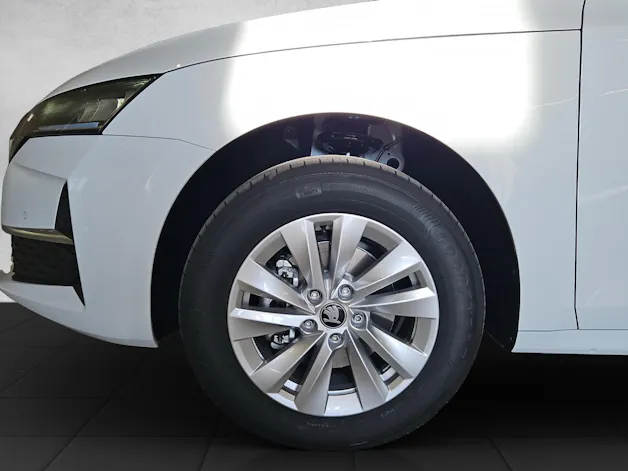 SKODA Octavia Combi 1.5 TSI mHEV DSG Selection