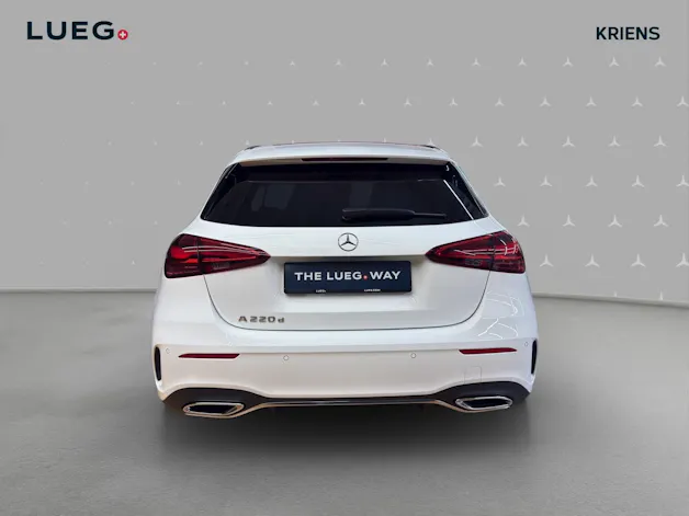 MERCEDES-BENZ A 220 d - AMG / 360 Grad Kamera / Multibeam LED / AHK / Ambiente-Licht