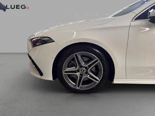 MERCEDES-BENZ A 220 d - AMG / 360 Grad Kamera / Multibeam LED / AHK / Ambiente-Licht