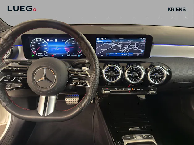 MERCEDES-BENZ A 220 d - AMG / 360 Grad Kamera / Multibeam LED / AHK / Ambiente-Licht