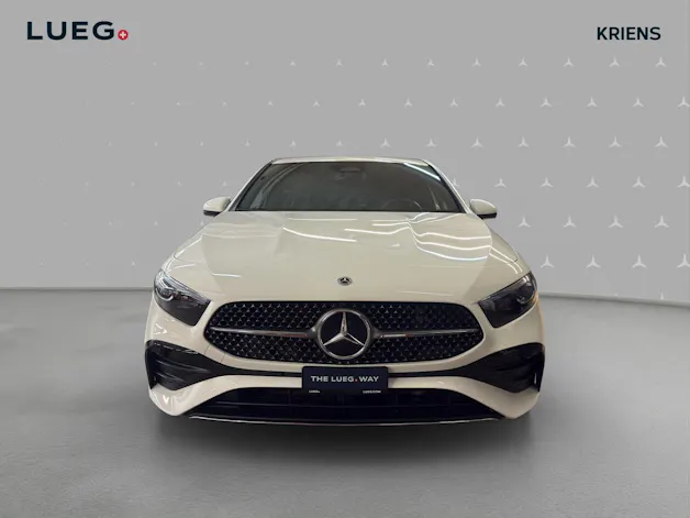 MERCEDES-BENZ A 220 d - AMG / 360 Grad Kamera / Multibeam LED / AHK / Ambiente-Licht