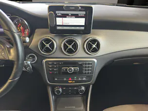 MERCEDES-BENZ GLA 250 Style 4Matic