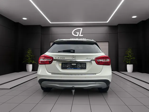 MERCEDES-BENZ GLA 250 Style 4Matic