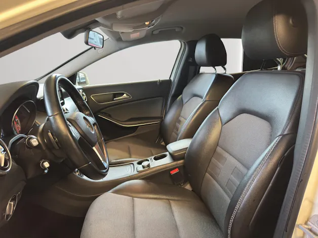 MERCEDES-BENZ GLA 250 Style 4Matic