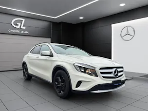 MERCEDES-BENZ GLA 250 Style 4Matic