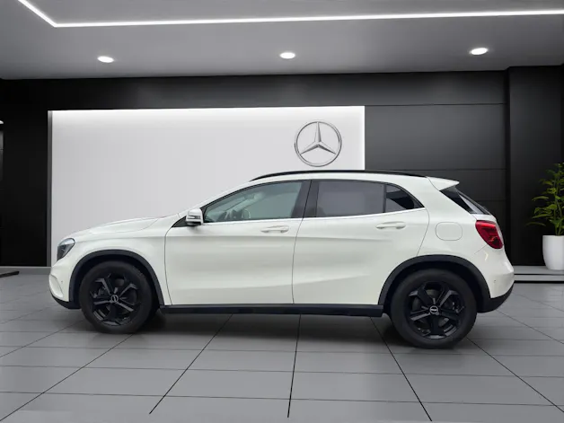 MERCEDES-BENZ GLA 250 Style 4Matic
