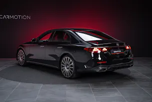 MERCEDES-BENZ E 220 d AMG Line / Hyperscreen / 360°Kamera / el.Sitze