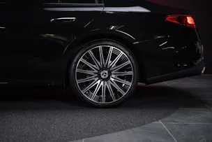 MERCEDES-BENZ E 220 d AMG Line / Hyperscreen / 360°Kamera / el.Sitze