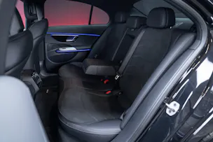 MERCEDES-BENZ E 220 d AMG Line / Hyperscreen / 360°Kamera / el.Sitze