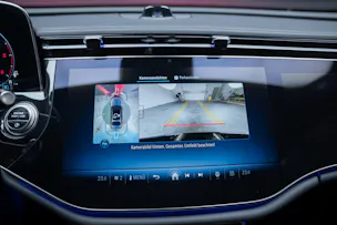 MERCEDES-BENZ E 220 d AMG Line / Hyperscreen / 360°Kamera / el.Sitze