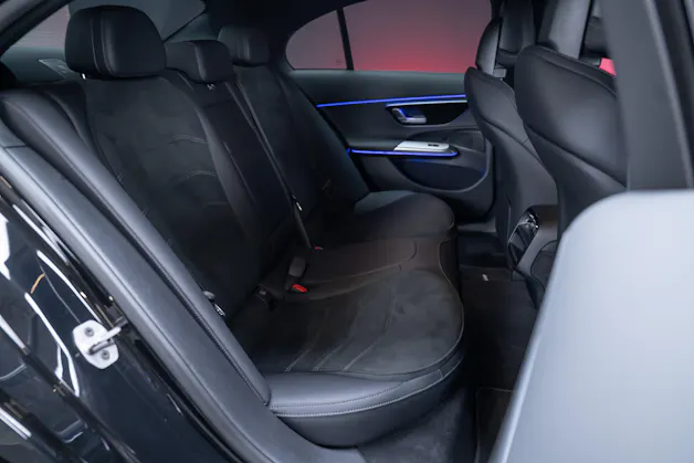 MERCEDES-BENZ E 220 d AMG Line / Hyperscreen / 360°Kamera / el.Sitze