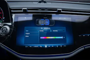 MERCEDES-BENZ E 220 d AMG Line / Hyperscreen / 360°Kamera / el.Sitze