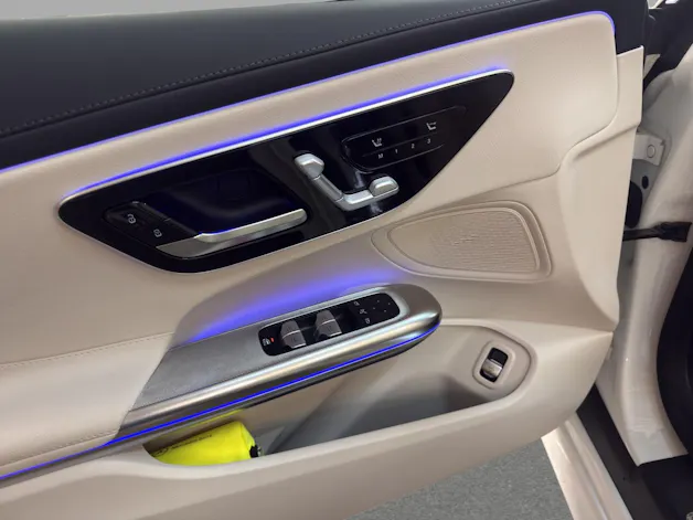 MERCEDES-BENZ CLE 200 - Cabrio - AMG / 360 Grad Kamera / DIGITAL LIGHT / AMG Premium