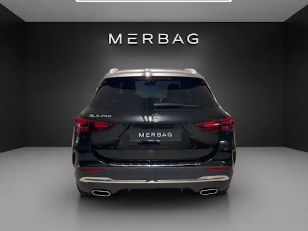 MERCEDES-BENZ GLA 200 Night Star 7G-D