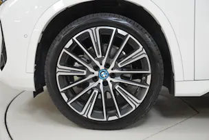 BMW iX1 xDrive 30 M Sport
